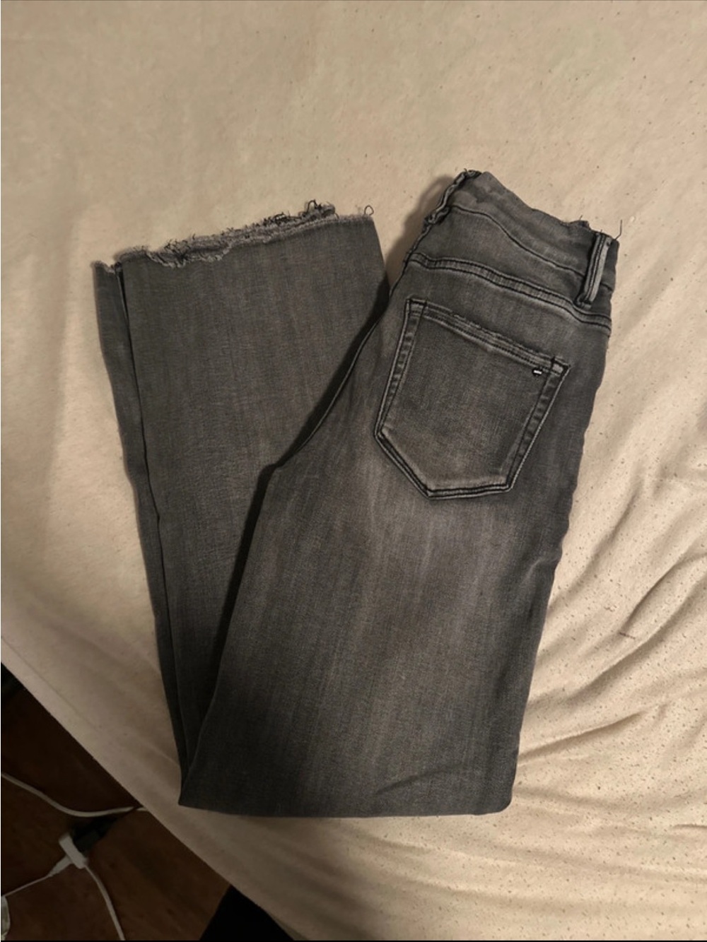 Women's Gray Cropped Raw-Hem Jeans